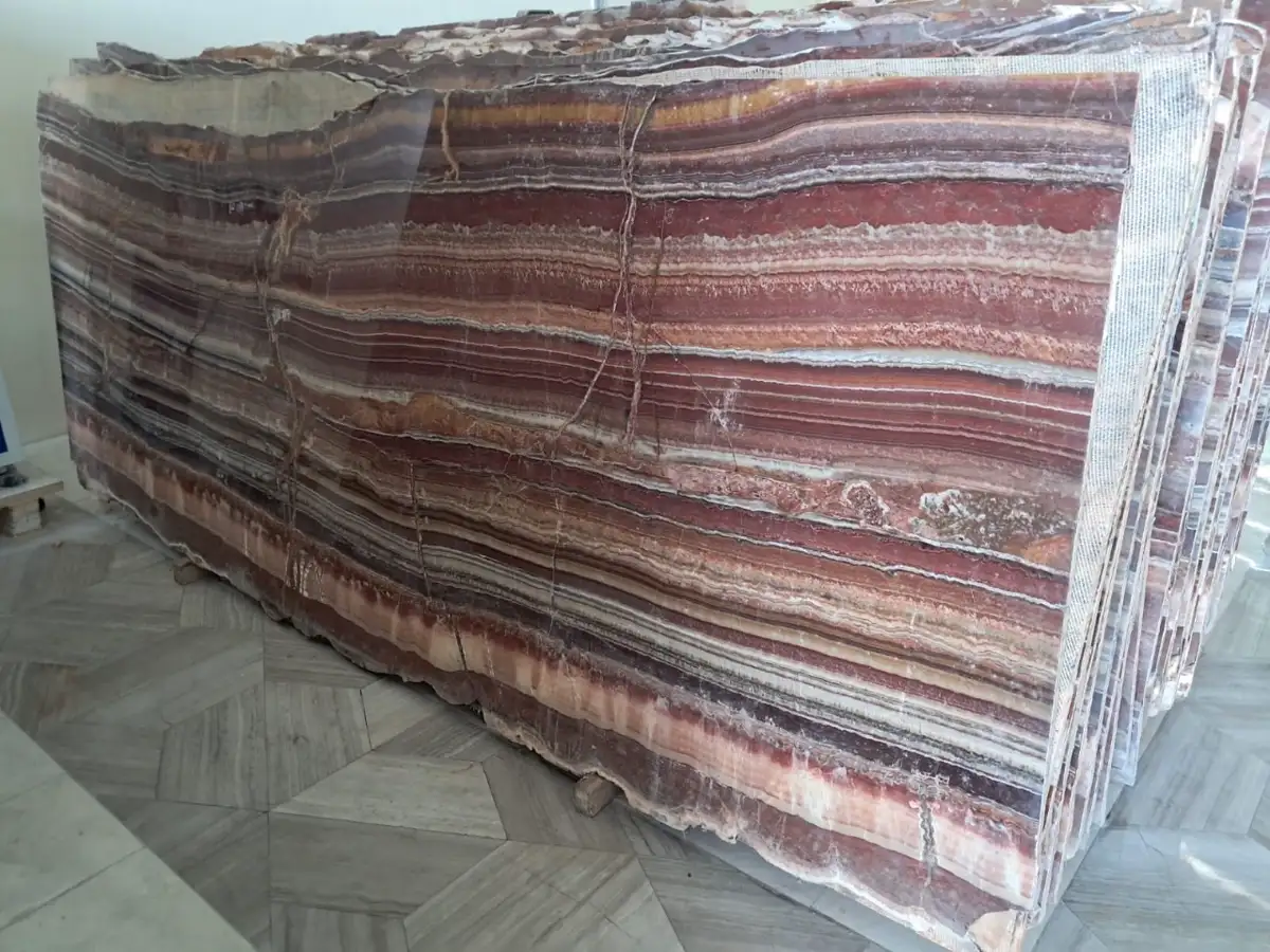 Onyx Lava Red